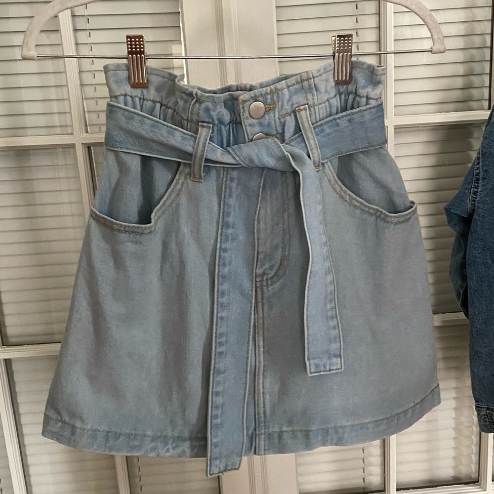 NWOT High Waisted Paperbag Mini Skirt